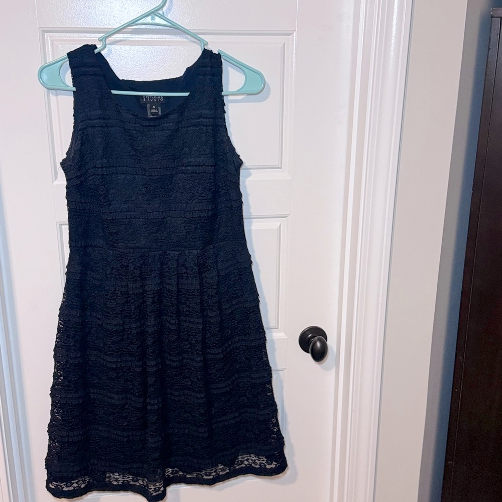 Enfocus, Navy lace overlay, fit and flare Size 4